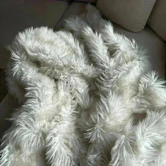 Restoration Hardware Fur White Cream Gray Throw Blanket - Picture 5 of 9